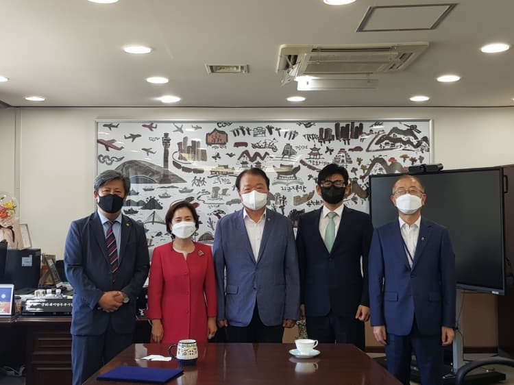 이행숙 인천 정무부시장 · 박병일 시장 비...